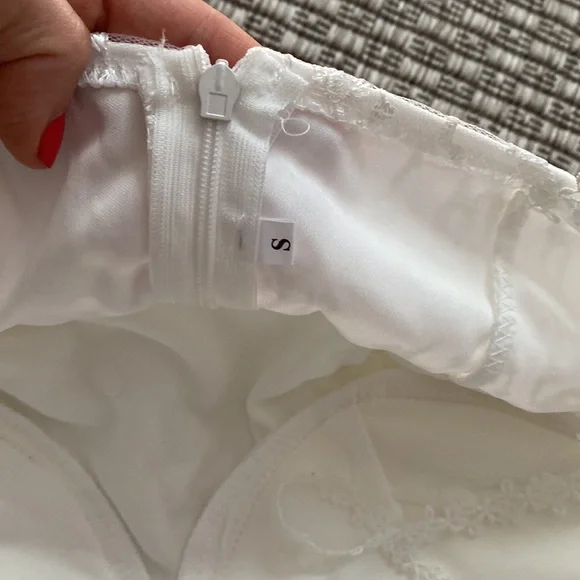 WHITE Dress 👗 🌟NWOT 👰‍♂️